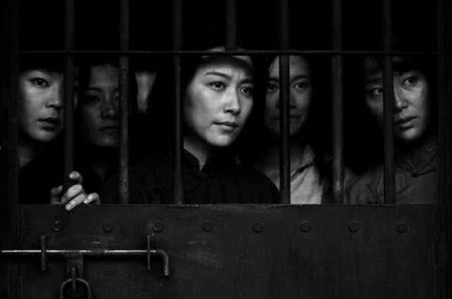 渣滓洞特务被判死刑,行刑前因一句话改判无期,28年后成革命功臣