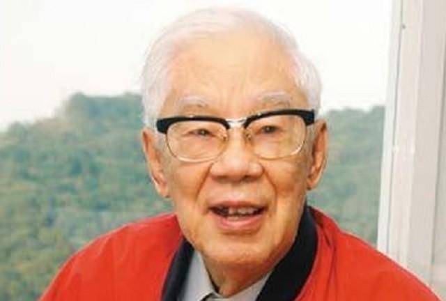 柏杨:造假文凭上大学,数次抛妻弃子,出狱后再娶小19岁的张香华