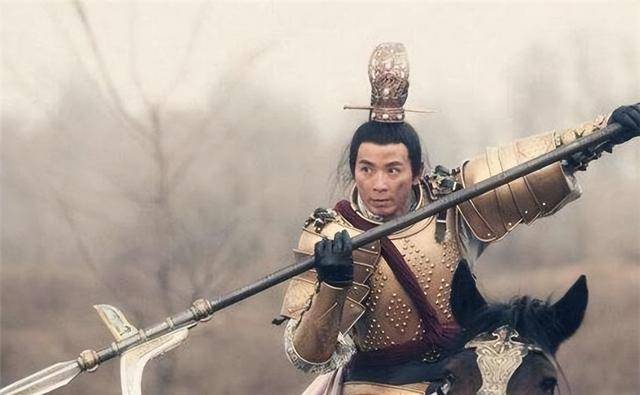 古代将军用的"枪"是用什么做成的?并非铁棍,寻常人根本用不起