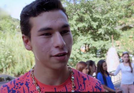 保加利亚新娘集市:女性精心打扮明码标价,8000元就能买一个老婆