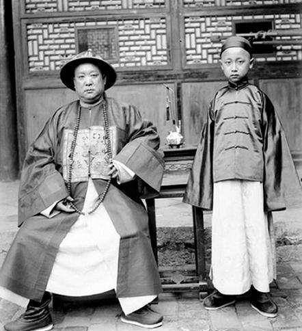 韩红和宋祖英,是我国的"女将军"吗?她俩都不是,她才是