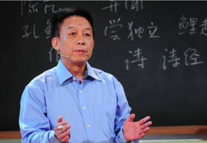 易中天的曾祖父还和郭嵩焘是好友,曾祖父曾道:"自叙平生志愿,荣华富贵