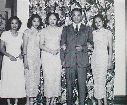 富家小姐等穷小子7年,只待他功成名就时结婚,等来的是妻儿满堂