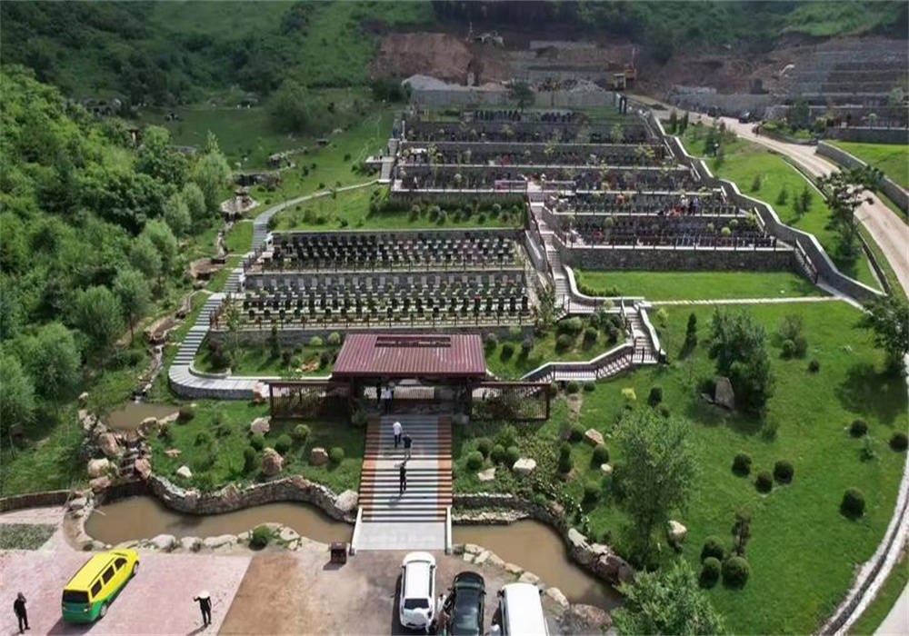 目前昆明宝象山公墓位置在哪里