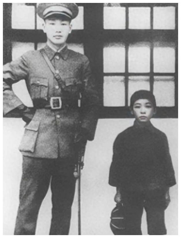 得知儿子出生,蒋介石也感到非常高兴,新生命对于蒋介石来说,也是一种