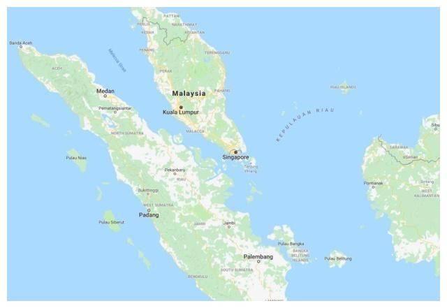 英属海峡殖民地的首府位于新加坡,由英国派驻殖民总督管理,此后新加坡