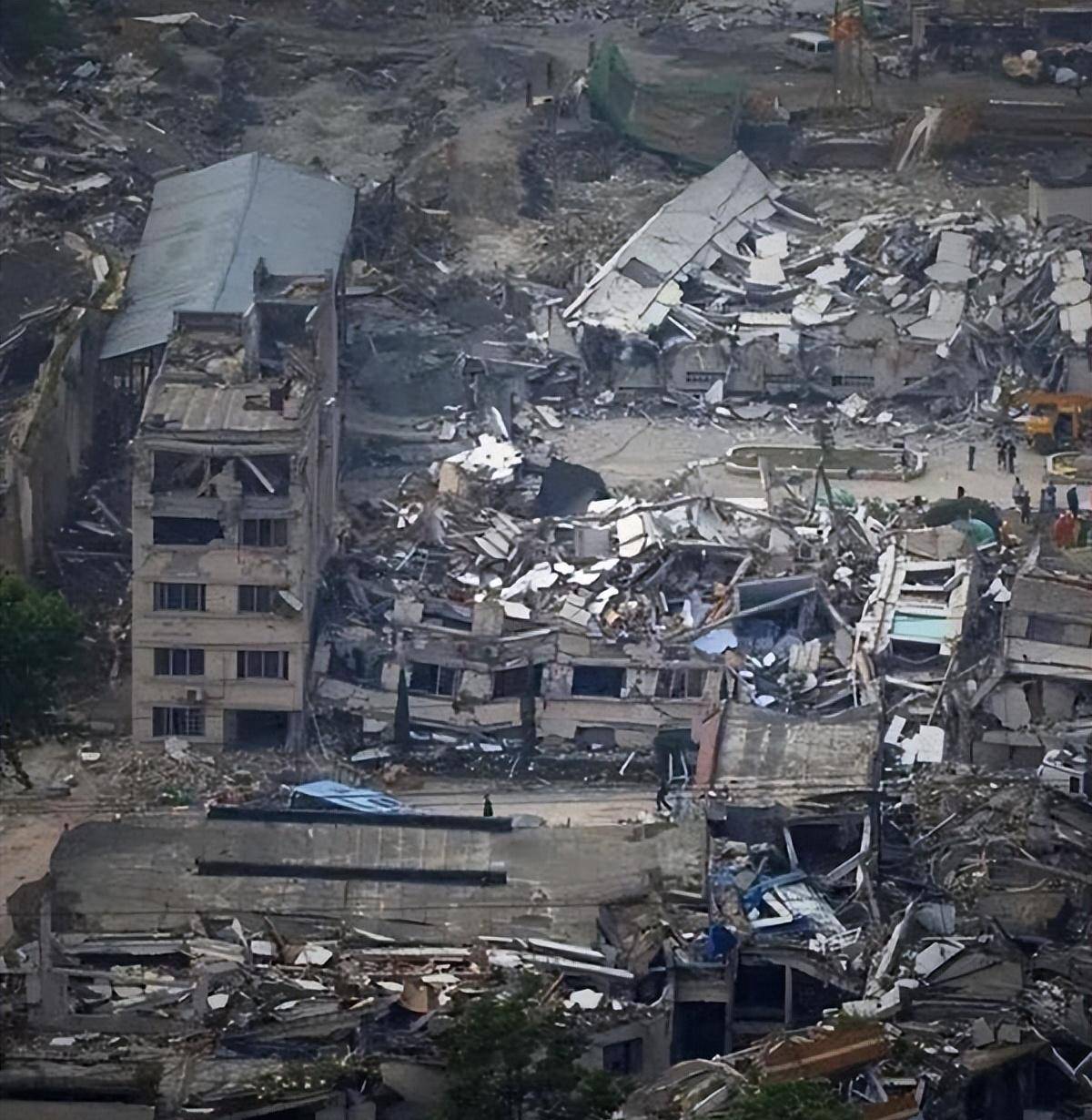 汶川大地震资料恐怖图片