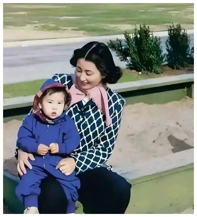 蒋英:嫁给干哥哥钱学森,成就李双江,病逝12年后儿女都怎样了?