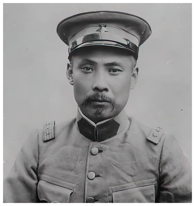 为了83天皇帝梦,袁世凯竟花了3000多万?够买10艘巡洋舰了