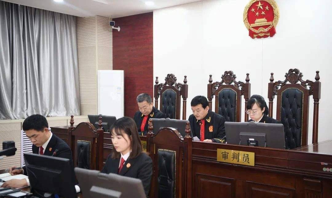 2019年12月,天门市人民法院对这起黑恶势力团伙犯罪案件进行公开审理