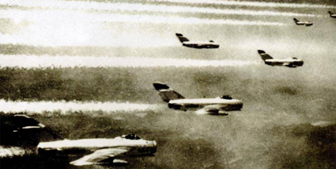 揭秘温州湾空战,敌军发射6枚空空导弹,一枚落地未爆炸被我军缴获