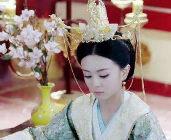 这宇文赟立下的五位皇后当中,就有杨坚之女—杨丽华.