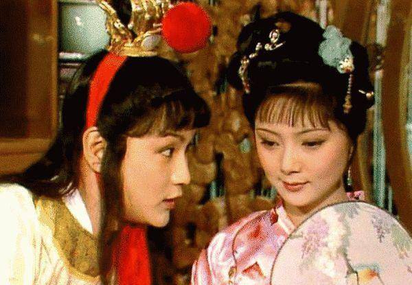 被贾宝玉害惨的两个女子,一个为他走火入魔,一个为他香消玉殒