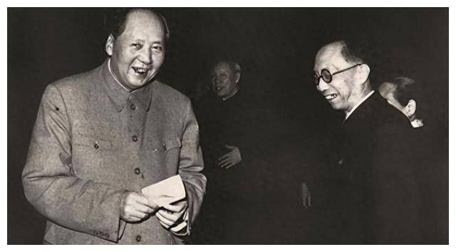 1962年，毛主席宴请溥仪吃饭，席间突然问道：传国玉玺去哪里了？_紫禁城_傅仪_皇权