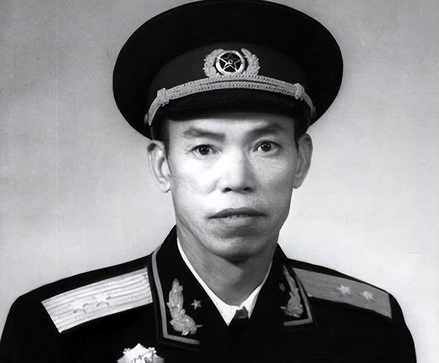 84年，叶帅希望梁兴初到大军区任职，梁兴初拒绝：不会当顾问_战场_海南军区_将领