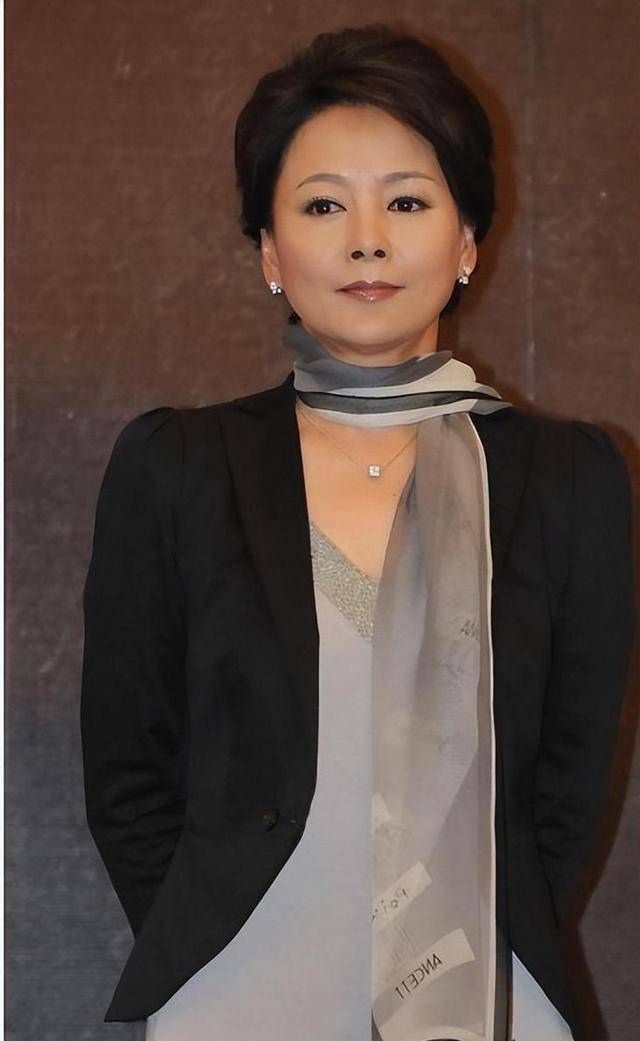 上亿资产无人继承,张瑜至今仍单身一人_张建亚_电影_郭凯敏