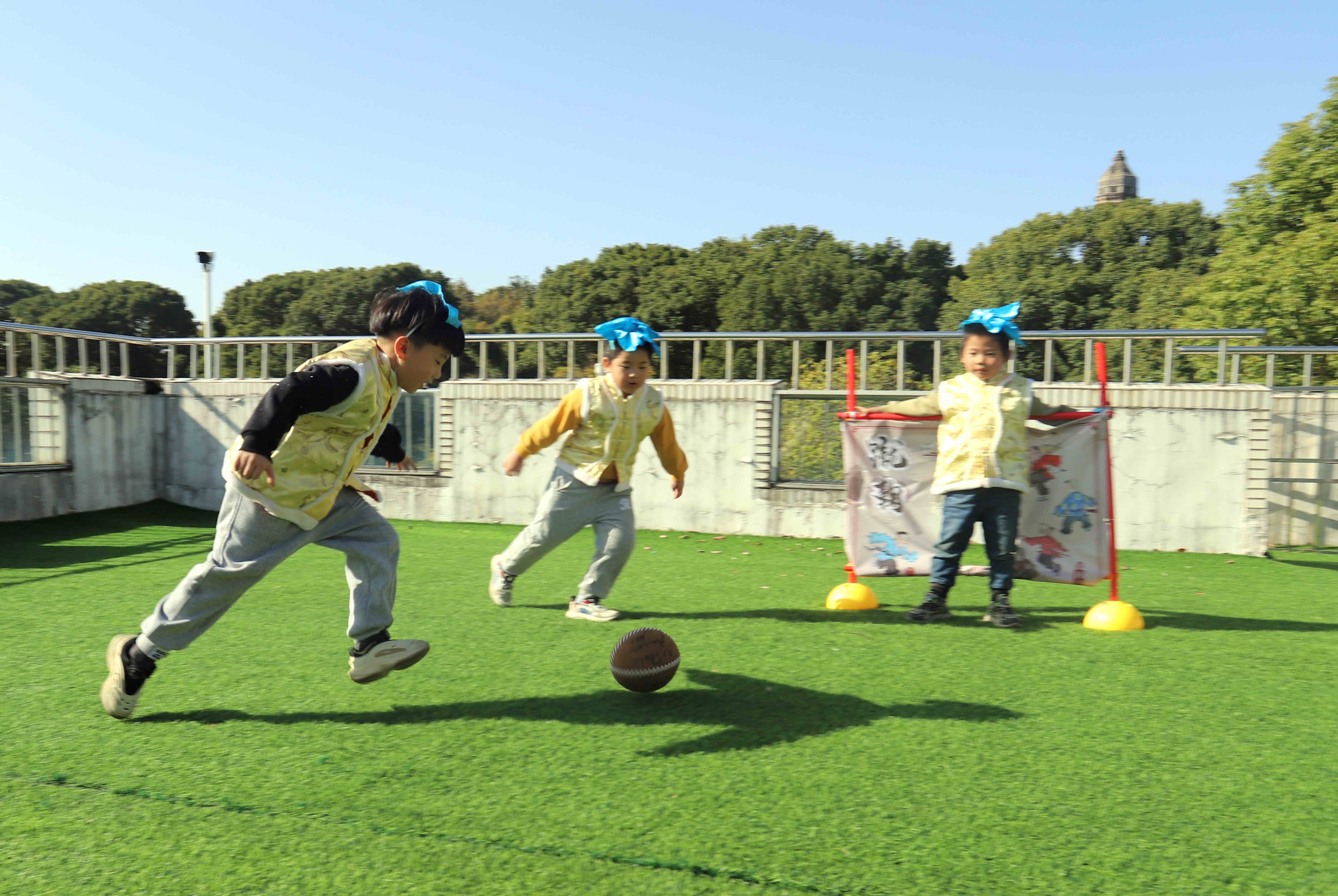 苏州市虎丘中心幼儿园开展"体验趣味蹴鞠 感受传统文化"活动