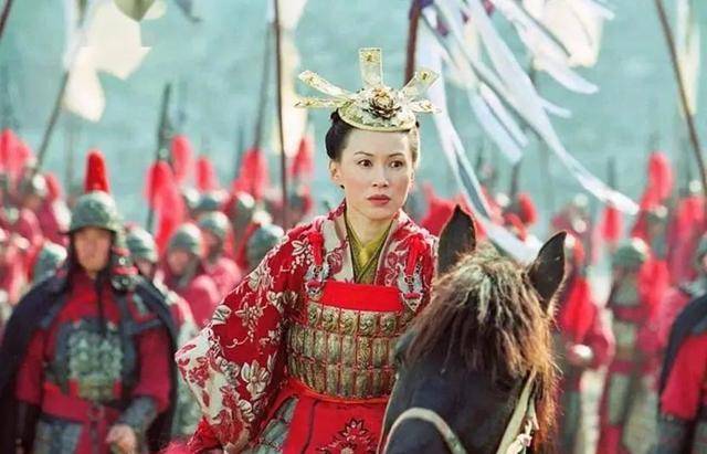 然而,穆桂英轻敌冒进,在虎狼峡遭到西夏的埋伏,此时穆桂英大部队进退