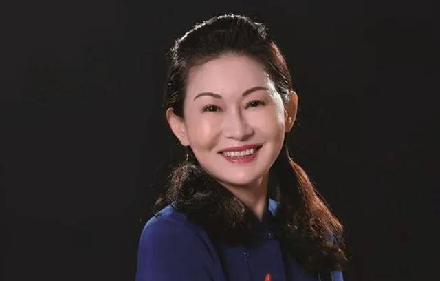 山东女首富:20年赚下500亿身家,一手掌控全球36%的玻尿酸市场