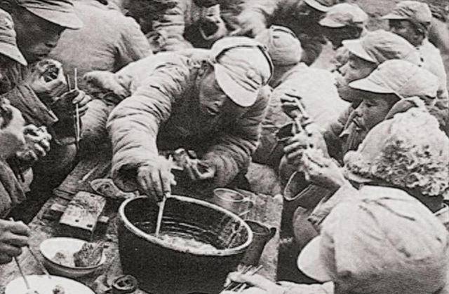 1935年红军刚出草地,喜得40多万斤粮食和2000斤盐,怎么回事?