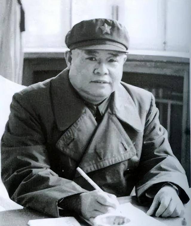 他是第9兵团最年轻军长,55年授少将,自己拒绝88年授上将的机会