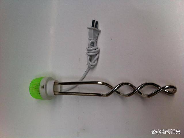 1,热得快,我在用热得快的时候,是我上学的年代曾用过,直接把热得 