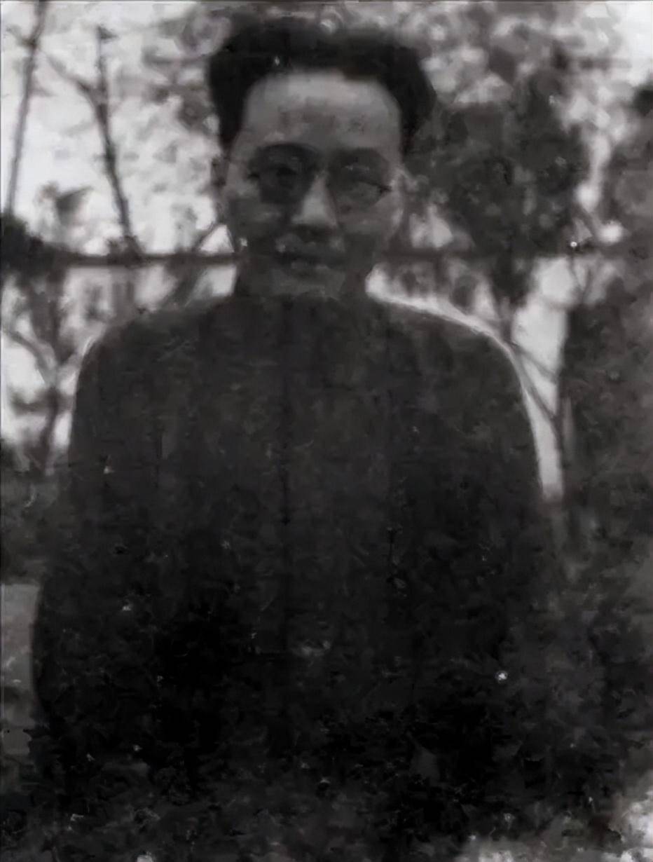 1975年,周养浩刚被特赦就露出真面目:原来监狱里的积极都是装的_沈醉和_卢汉_徐远举