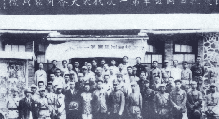 李秀成部下失败后回老家，儿子成推翻清朝的领导人，后来被授上将_李烈钧_孙中山_蒋介石