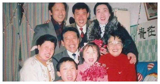 单田芳老婆年轻时照片图片