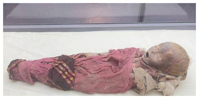 3800年前的新疆婴儿尸体,仿佛刚刚沉睡不久