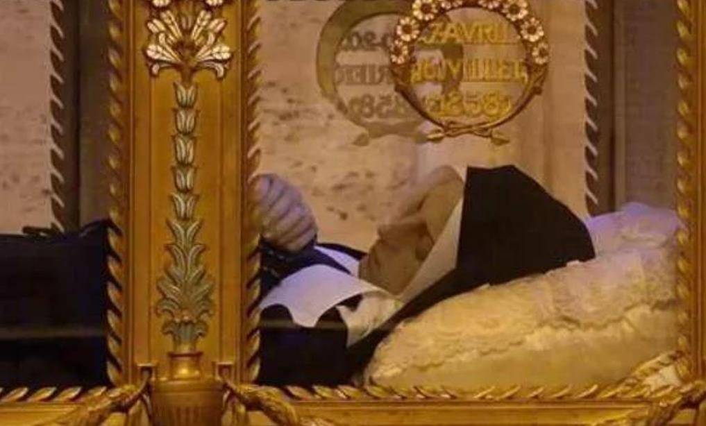 法国圣女离世143年,多次挖掘肉身不腐,据说生前见过圣母玛丽亚