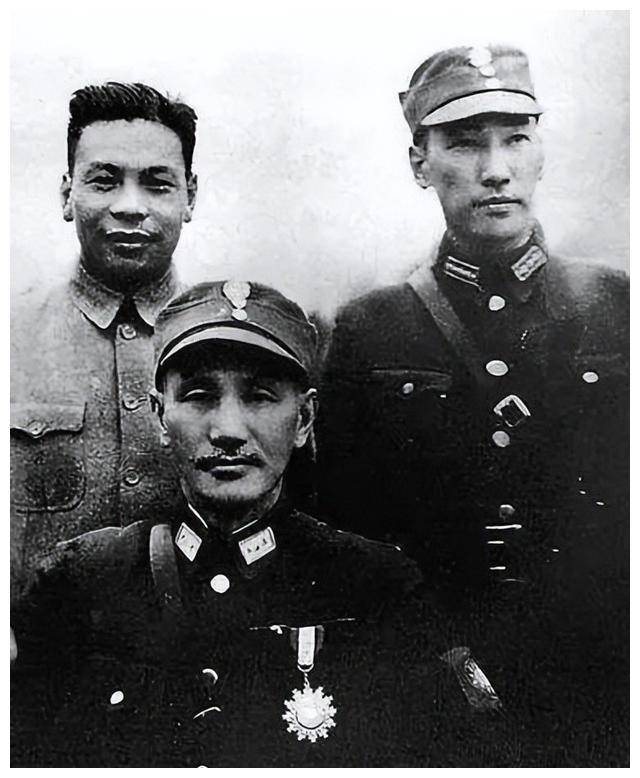 蒋纬国的生父是哪位