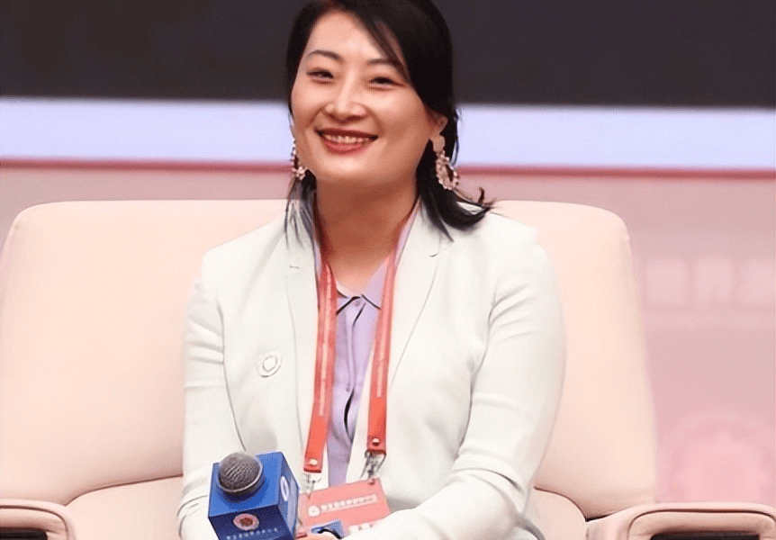 娃哈哈千金宗馥莉:41岁成中年妇女,有钱人不屑追,穷人她看不上