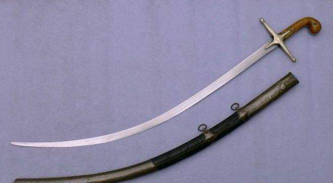 比如阿拉伯的舍施尔弯刀(shamshir),欧洲的德国直背大砍刀(messer)