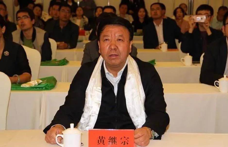 黄继宗本着怕老婆的性子,从来不敢发火,只能任