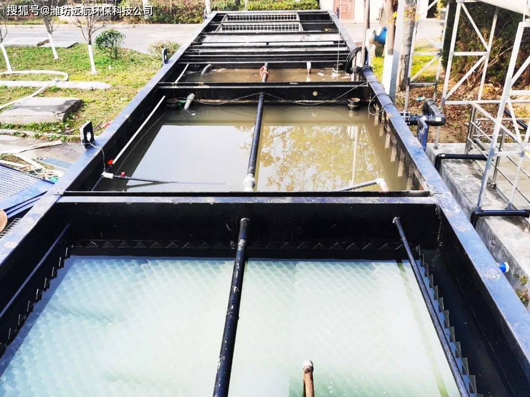 在山区隧道施工中,针对高悬浮物涌水,采用"预沉池 混凝 过滤"组合工艺