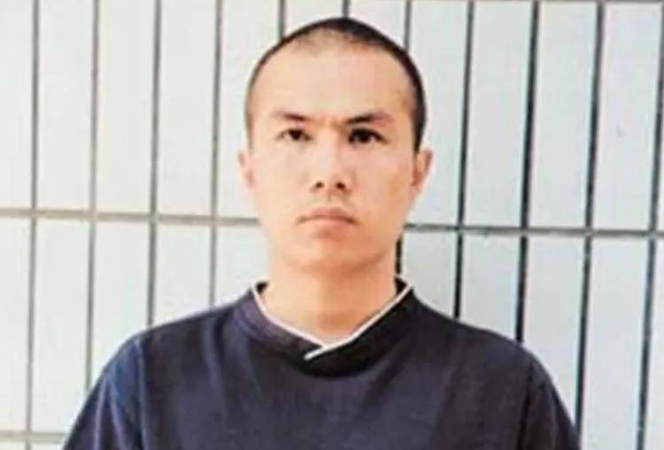 湖南特种兵邓文斌:退伍成"悍匪,为逃追捕,跨3国娶5个老婆