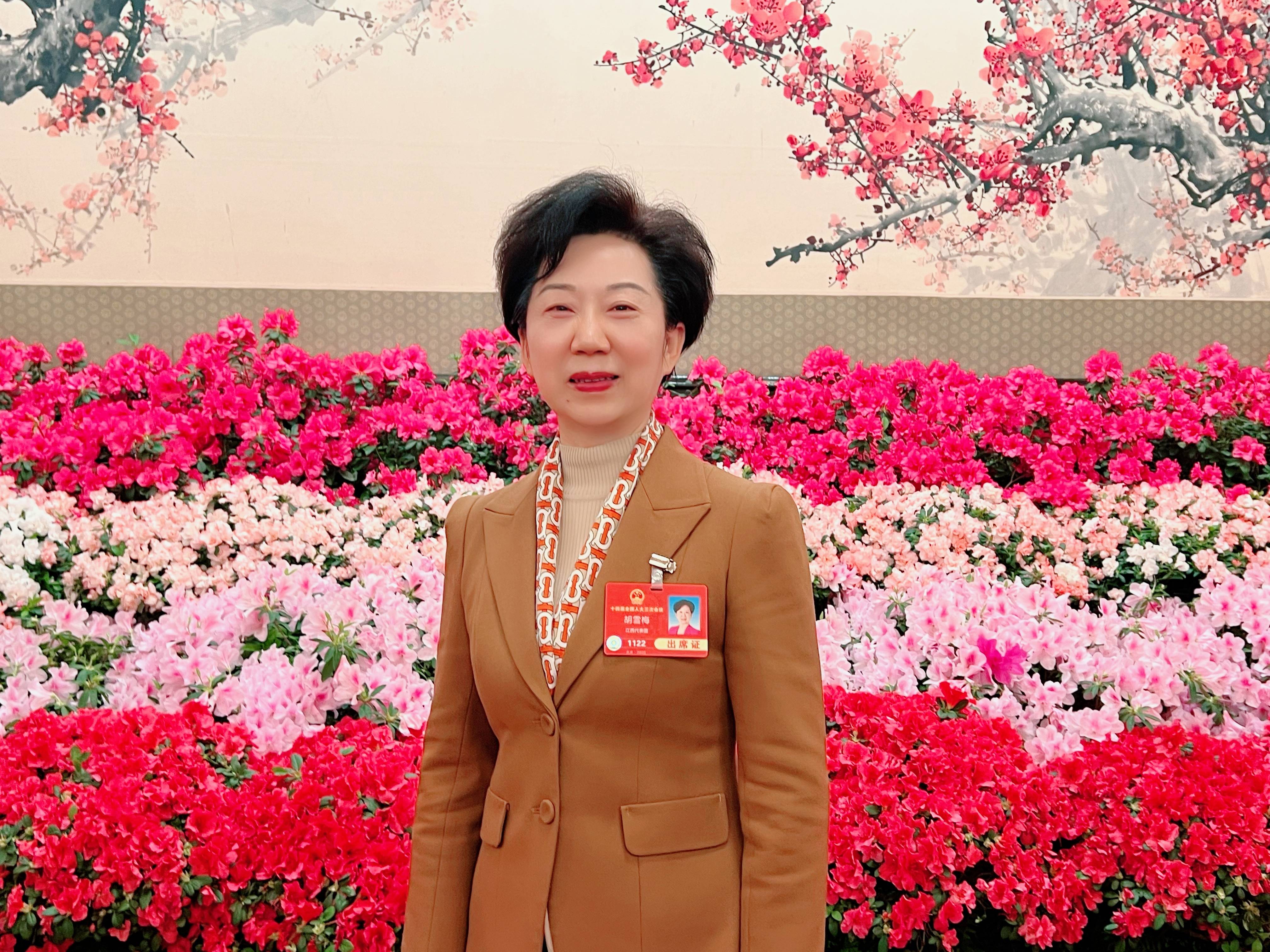 胡雪梅:景德镇以瓷为媒 讲好从china到china的故事