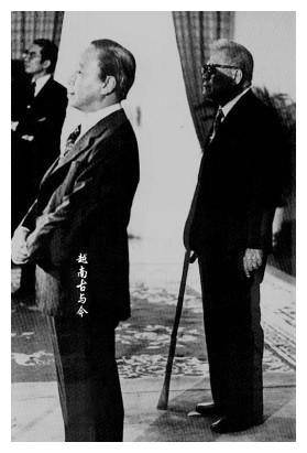 1975年南越亡国前夕总统阮文绍辞职，声泪俱下痛骂美国出卖自己_搜狐网