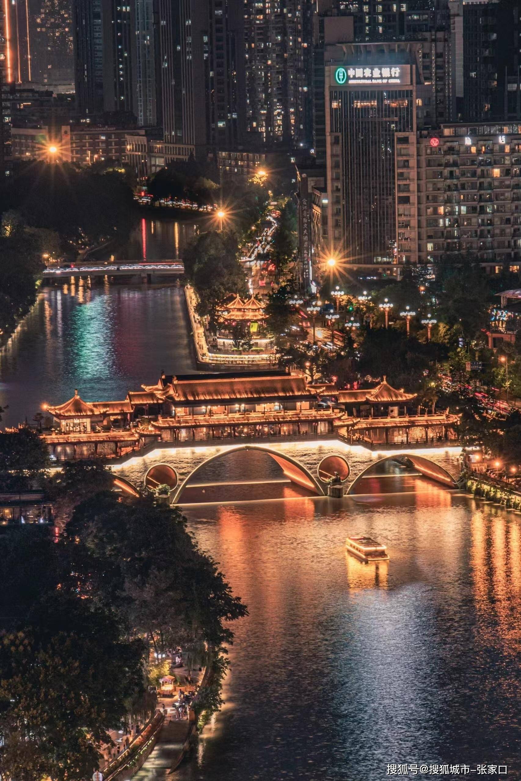 探秘成都:历史古韵与现代繁华交织的天府之国传奇