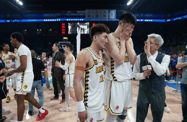 巴特勒：我始终相信我们已拥有足够筹码 特别是有库里在场！
