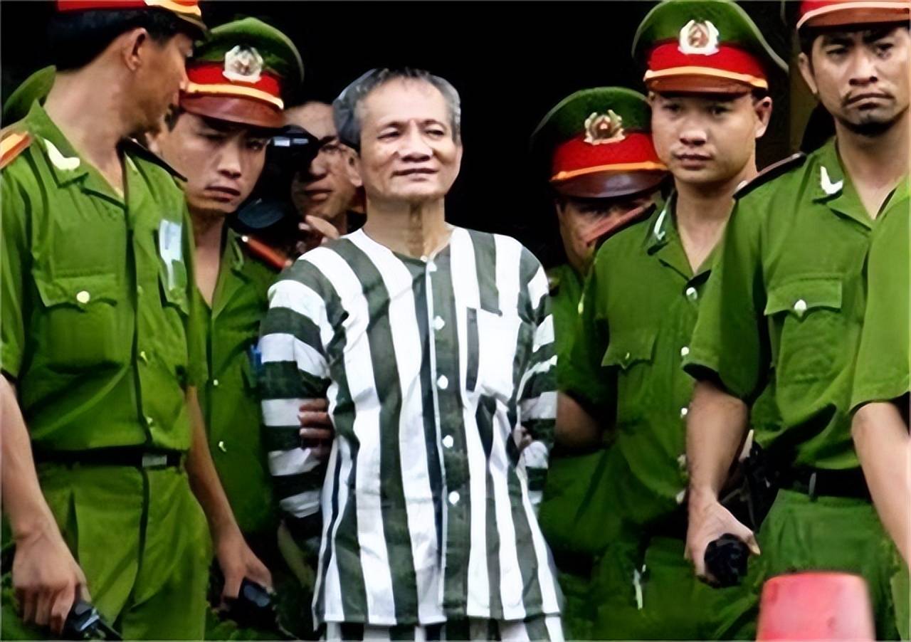 2001年,越南黑社会头目张文甘被捕,为何180多位官员落马?