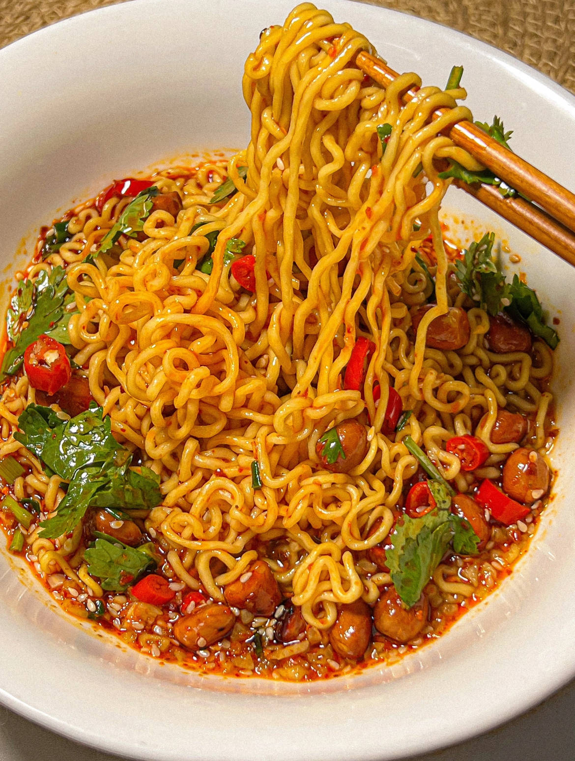 凉拌方便面:酸酸辣辣,好吃到舔盘子的家常美食