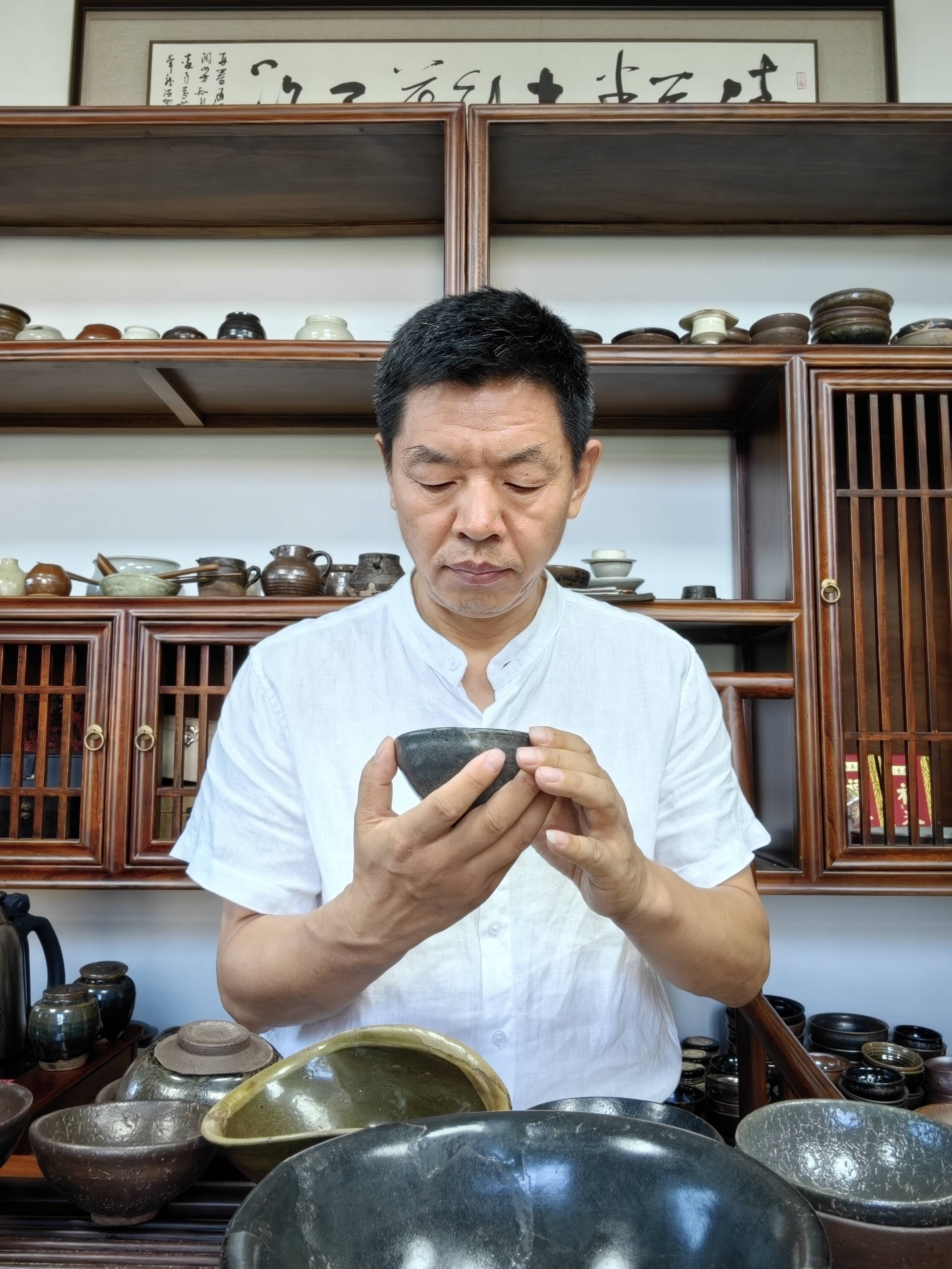 传统文化浸润:于海波受传统文化与佛教哲学的具体影响