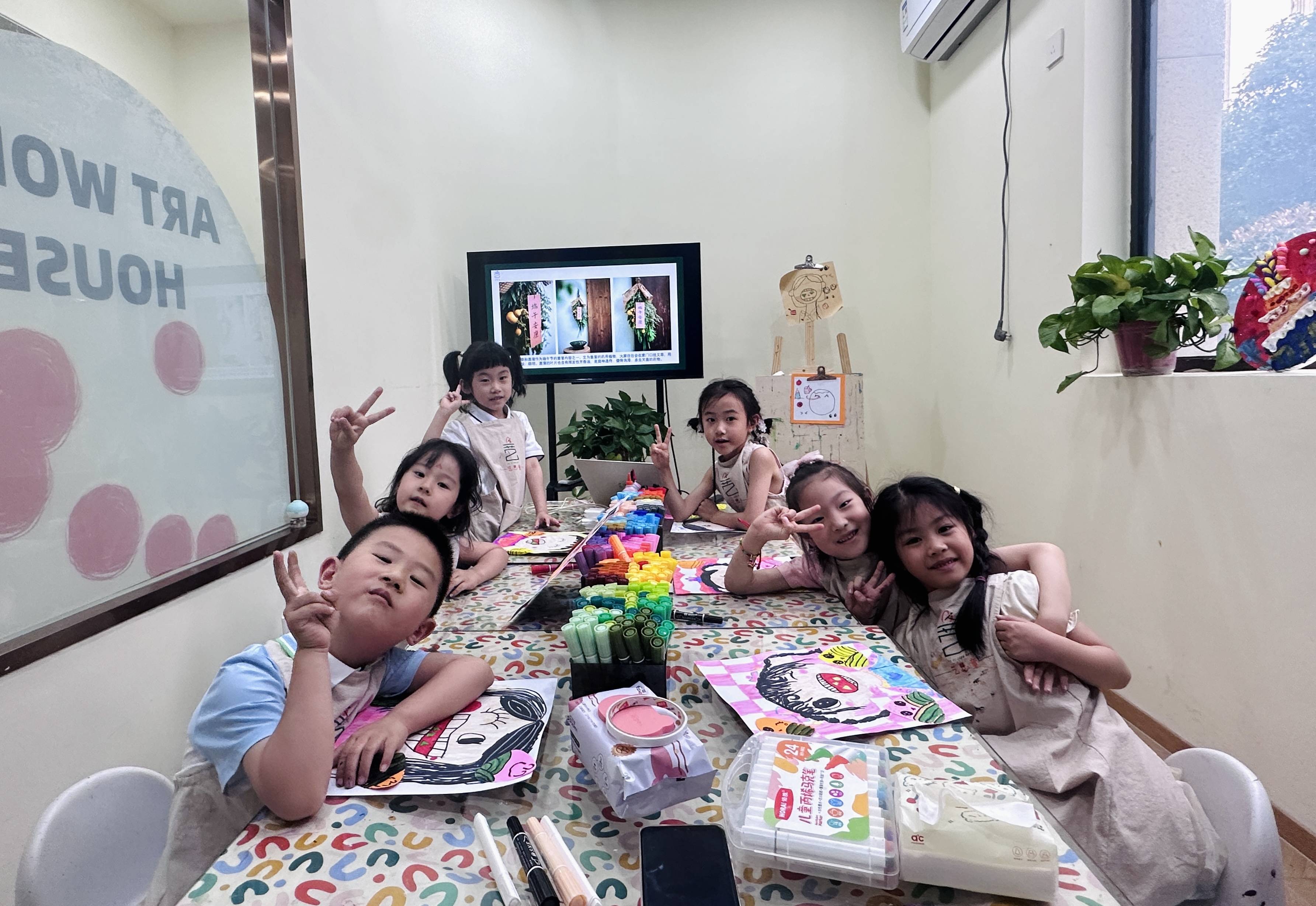 艺思童少儿美术培训:见证孩子从"画渣"到"画霸"的蜕变