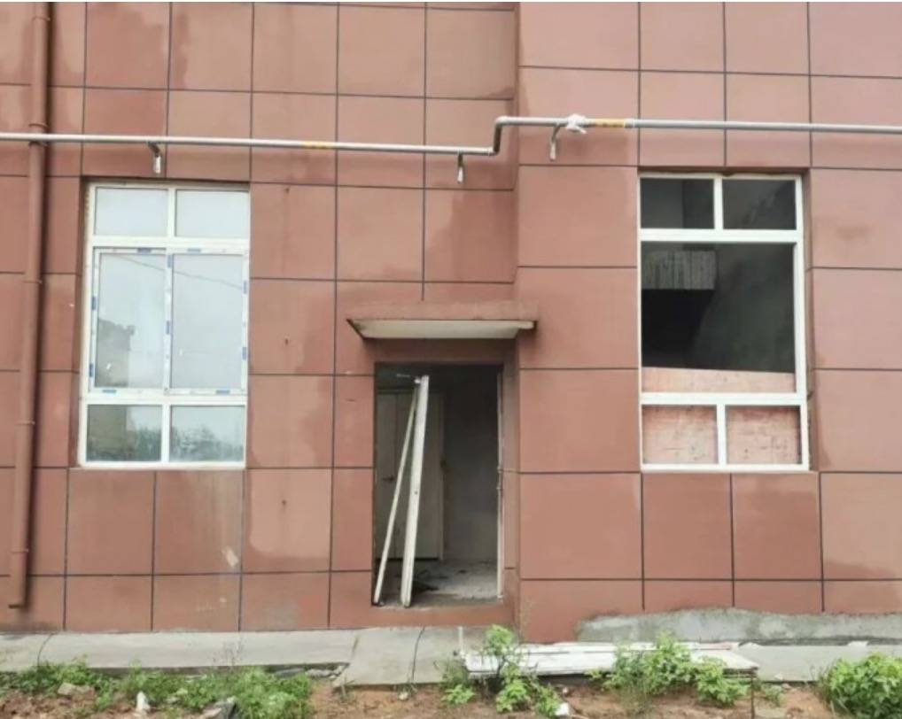 河南确山安置房未批先建埋隐患:基础设施成摆设"烂尾"令人忧(图1)