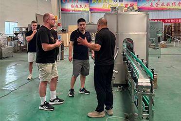 白酒灌装设备优选青州市同兴源包装机械,多品类灌装机专业制造,技术