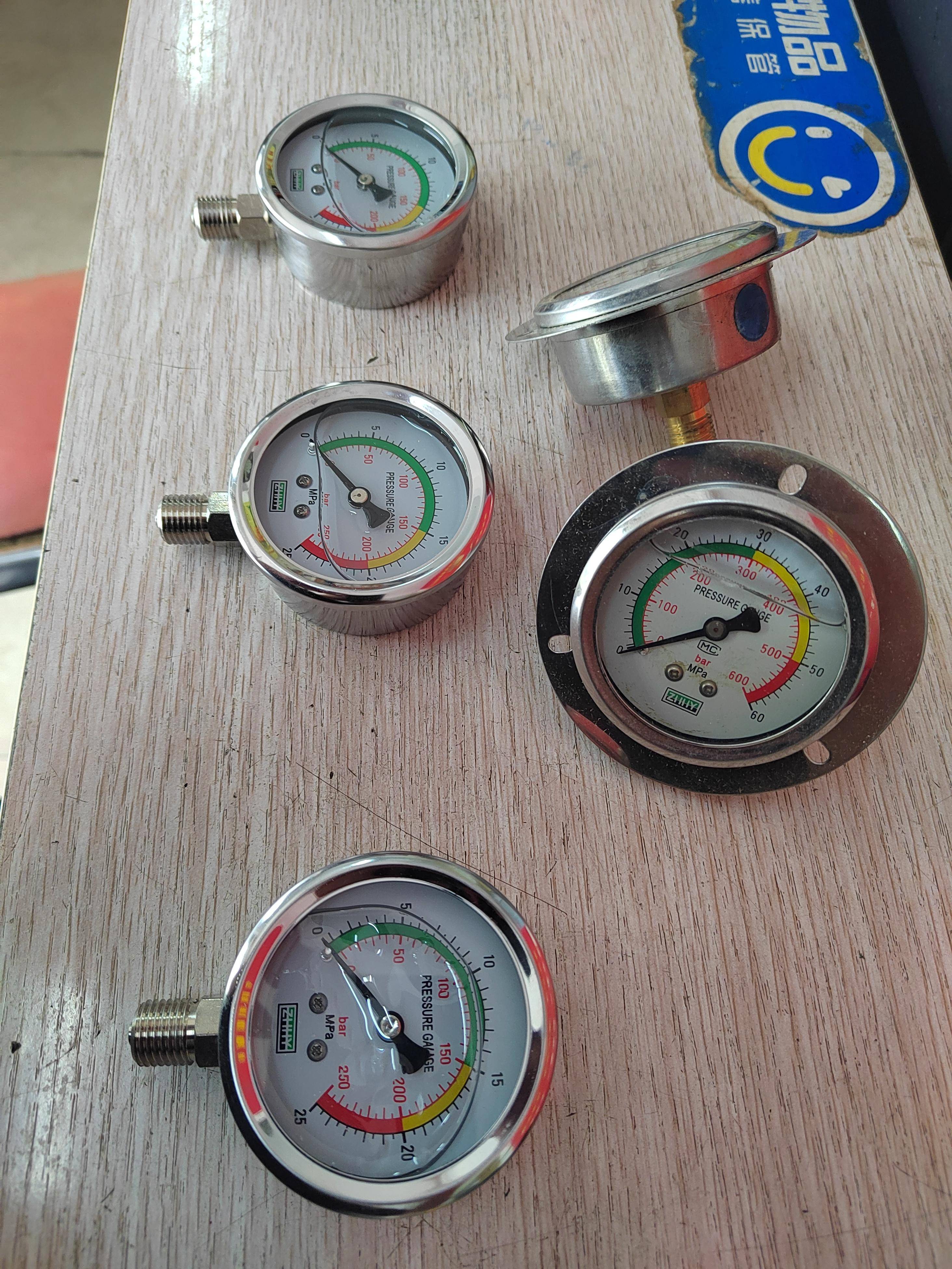 海南鑫华德液压机电设备有限公司60/100表面压力表泵车压力表电接
