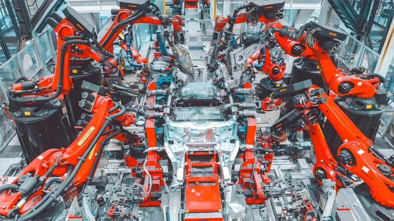 预估3万亿,特斯拉用AI攥住美股的话语权-锋巢网