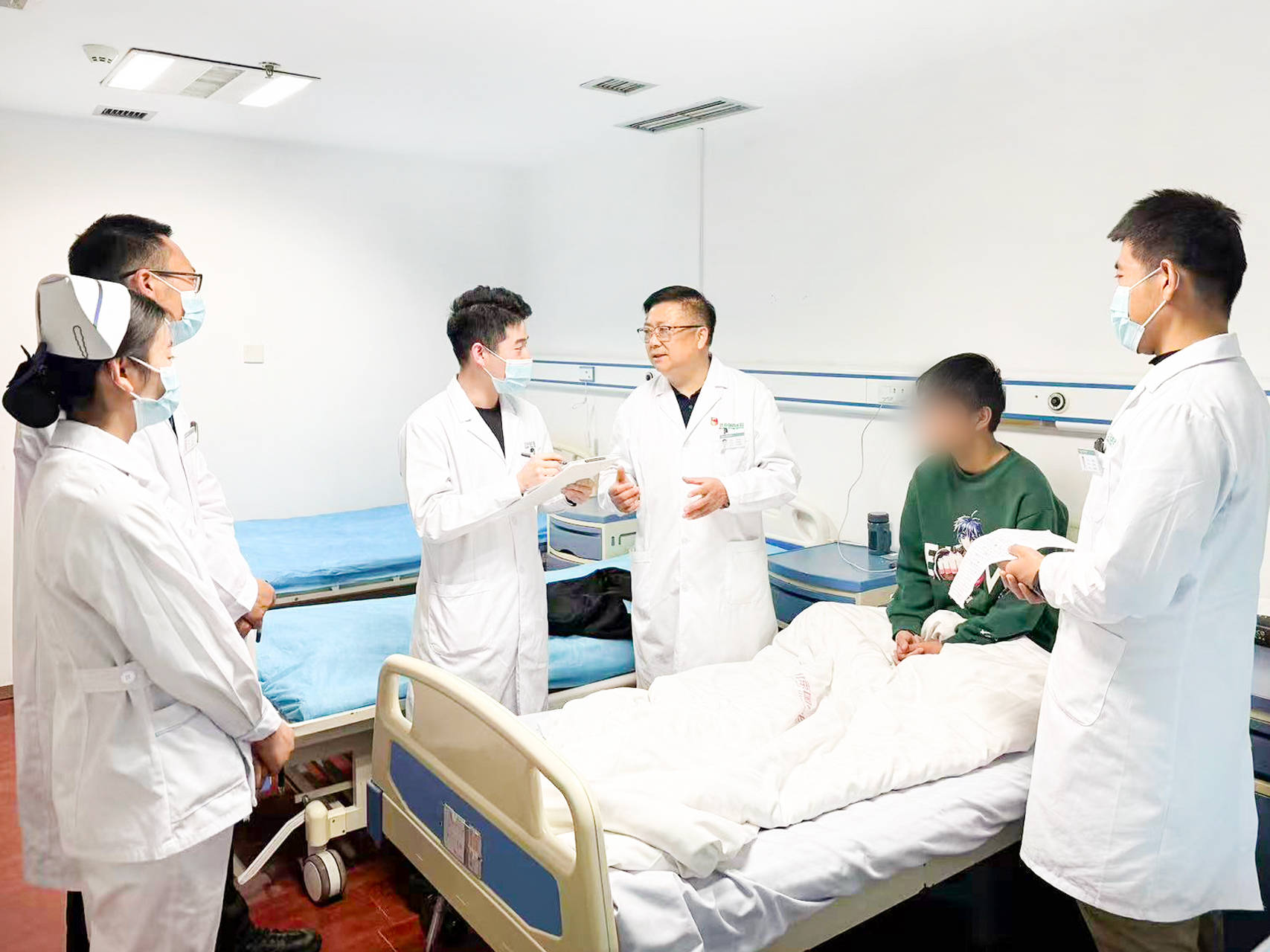 白癜风专家郑华国：白癜风与中药内服，辨证调理的用药禁忌